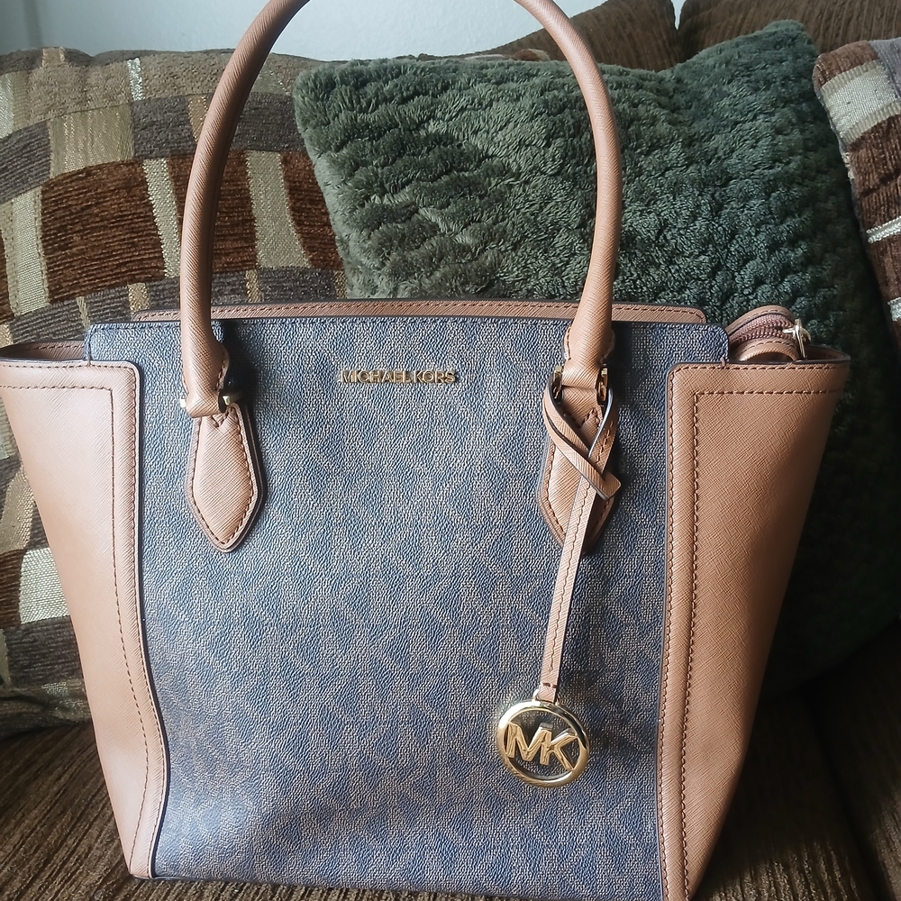Michael Kors Black and Brown Satchel Set - Picture 2 of 13